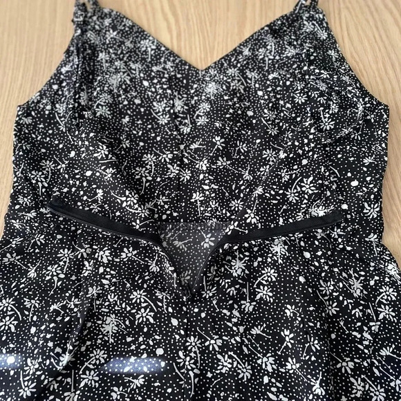 🆕Floral Spaghetti Straps Mini Dress S🆕 - Picture 5 of 6